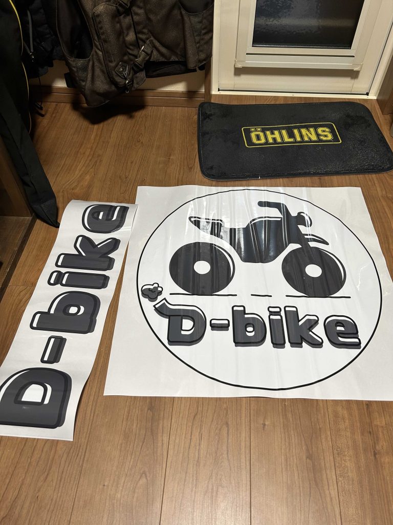 ロゴステッカー